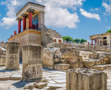 The-ancient-palace-of-Knossos-in-Crete